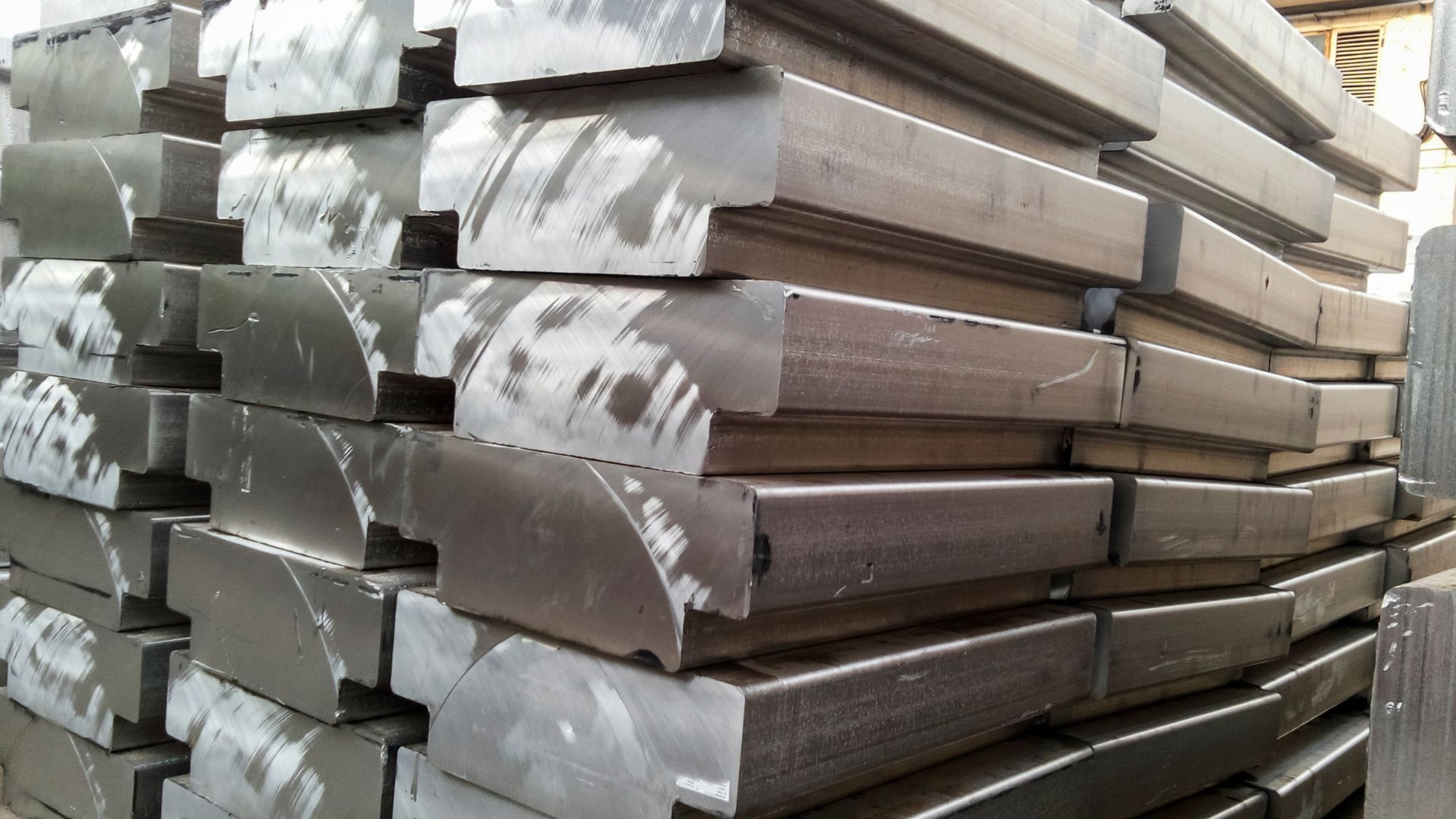 Compra Y Venta De Aluminio: Cómo Funciona Y Qué Factores Determinan Su Precio
